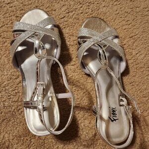 Fioni Silver Shimmer Women's Grace Low-Heel Wedge 6.5 Regular